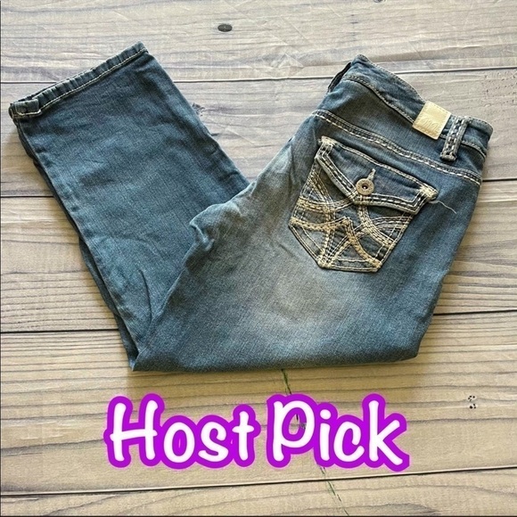 ✅HOST Pick✅ Maurices Cropped Jeans, Size 3/4 - Picture 1 of 9